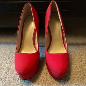 Red Pumps